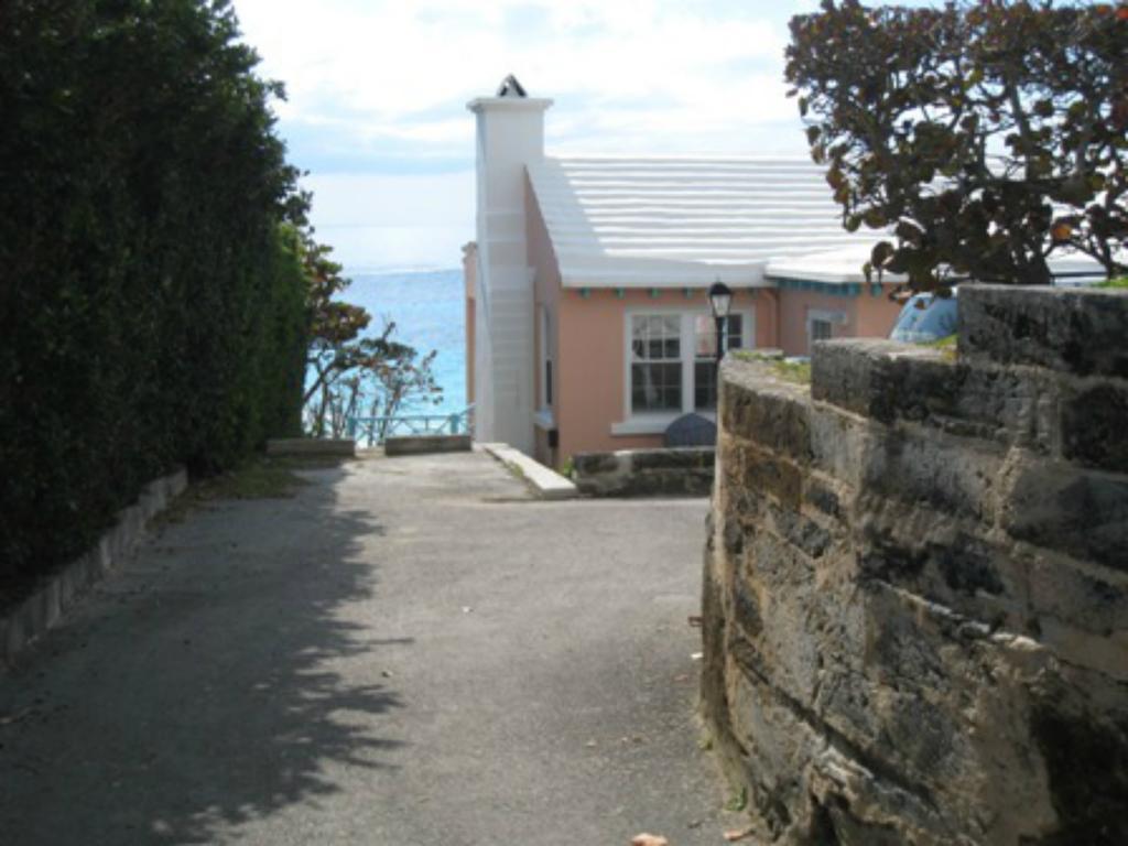Grape Bay Cottages Mount Pleasant Exteriör bild