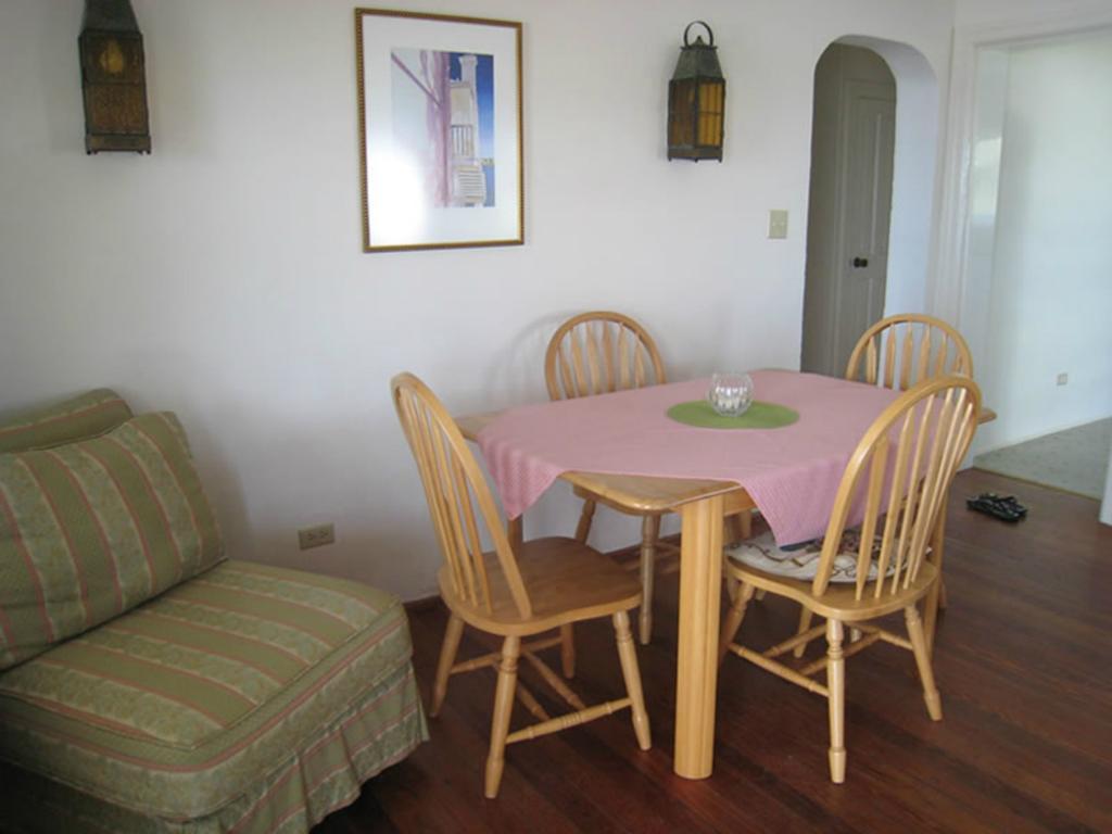 Grape Bay Cottages Mount Pleasant Rum bild