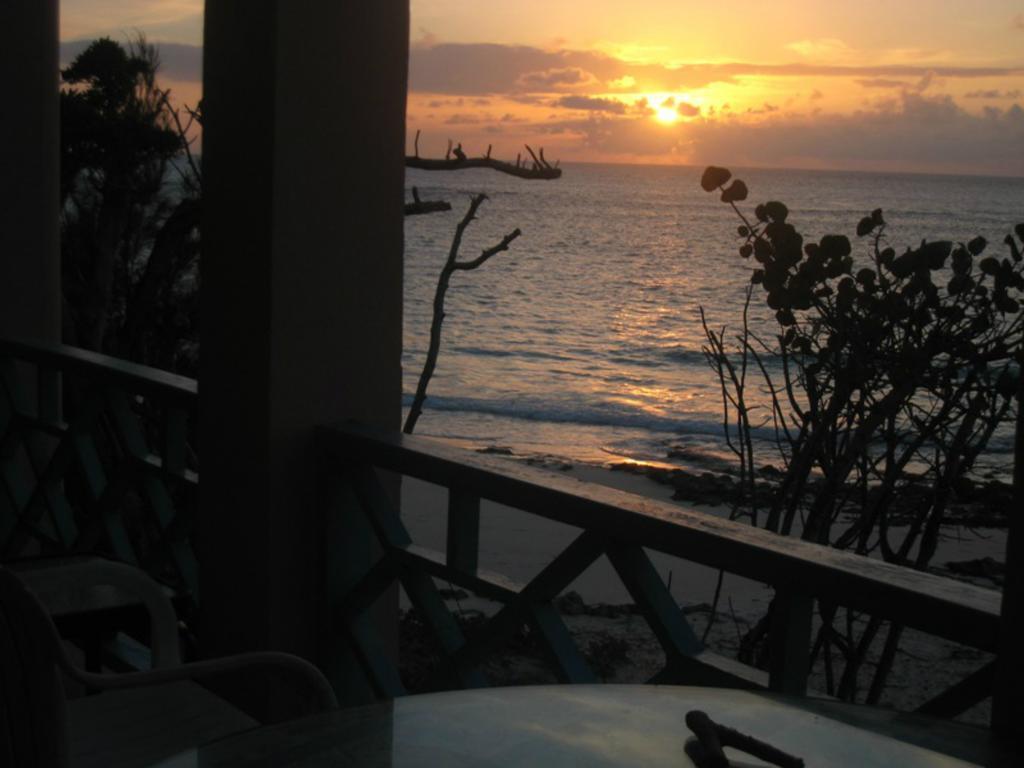 Grape Bay Cottages Mount Pleasant Exteriör bild