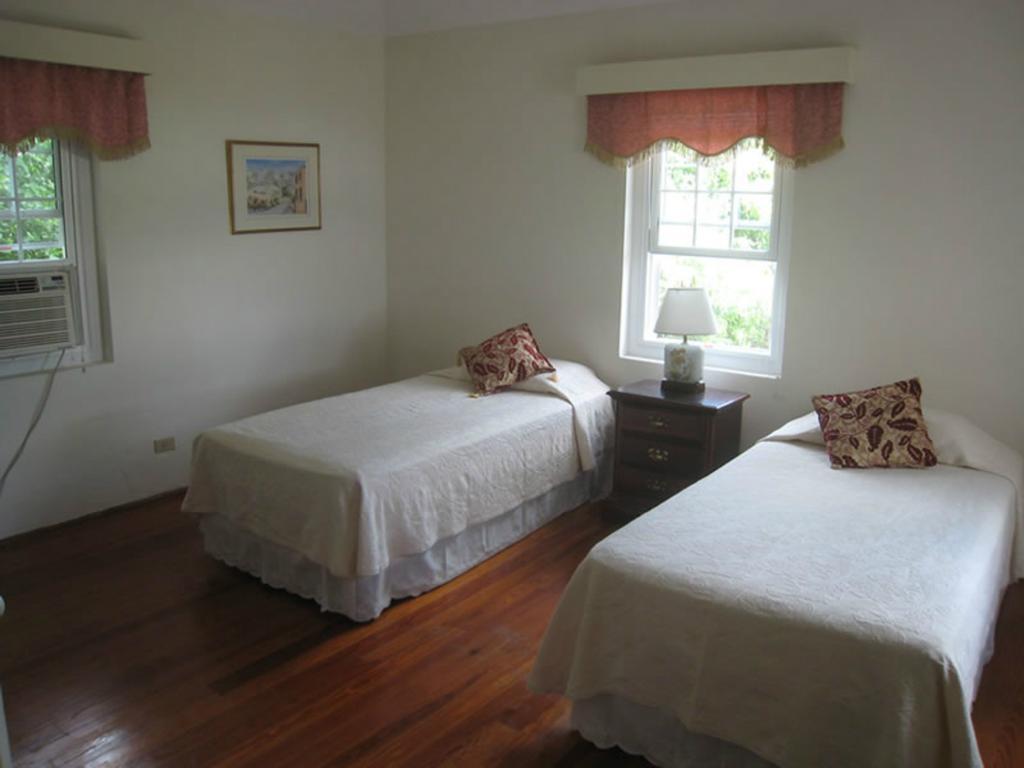 Grape Bay Cottages Mount Pleasant Rum bild