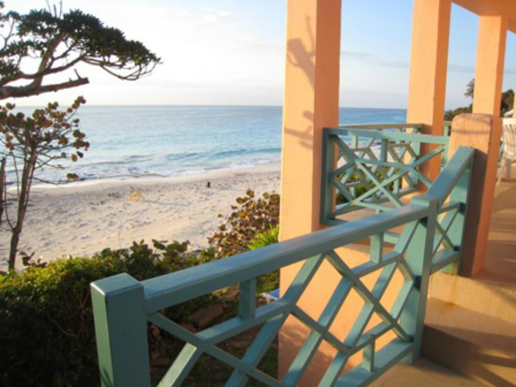 Grape Bay Cottages Mount Pleasant Rum bild